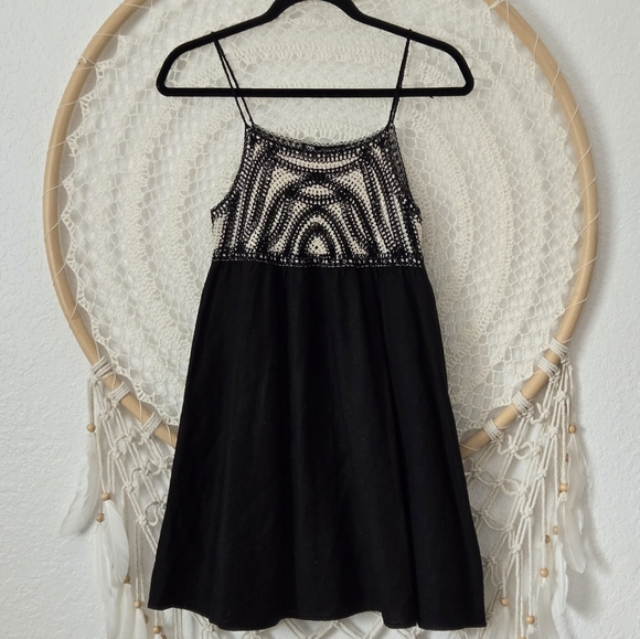 Zara Babydoll Linen Blend Crochet Mini Dress Black - Picture 8 of 8